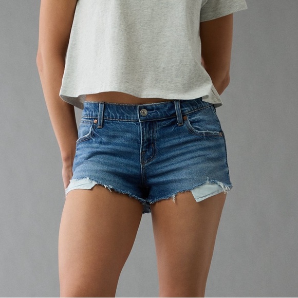 AE American Eagle Stretch Super Low-Rise Perfect Shortie Medium Vintage Wash 14 - Picture 1 of 13